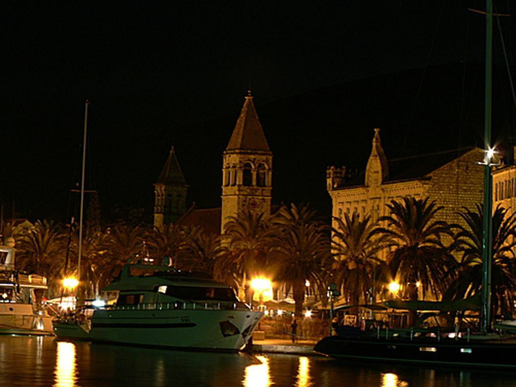 Apartment Villa Businci Trogir Eksteriør billede